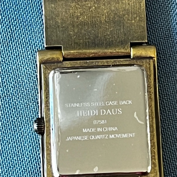 Heidi Daus Vintage/New Swarovski crystals bracelet watch original box - Picture 17 of 17